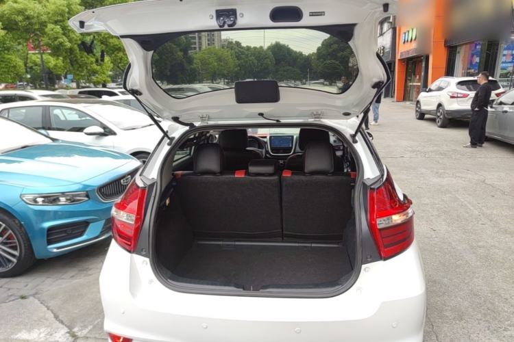 Used Toyota YARiS L Zhi Xuan 2016 Revised 1.5E CVT Charming Edition Trunk
