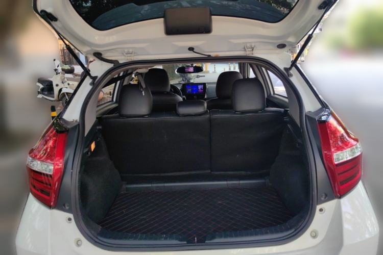 Used Toyota YARiS L Zhi Xuan 2016 Revised 1.5E CVT Charming Edition Trunk