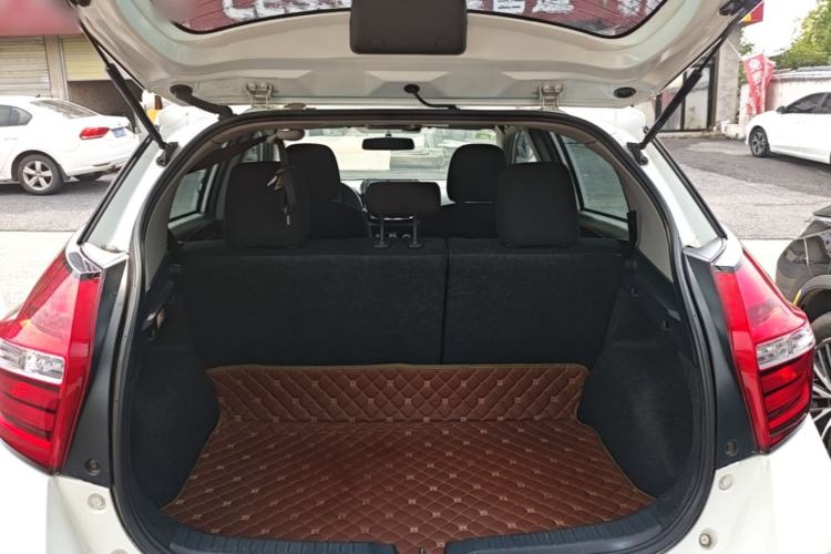 Used Toyota YARiS L Zhi Xuan 2016 Revised 1.5E CVT Charming Edition Trunk