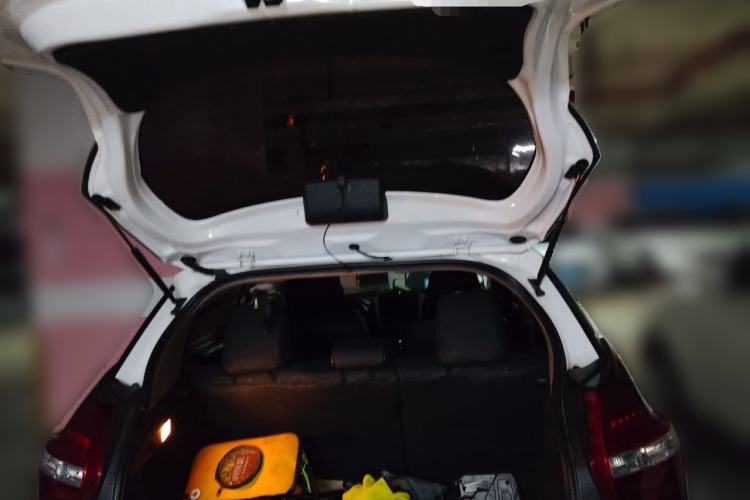 Used Toyota YARiS L Zhi Xuan 2016 Revised 1.5E CVT Charming Edition Trunk
