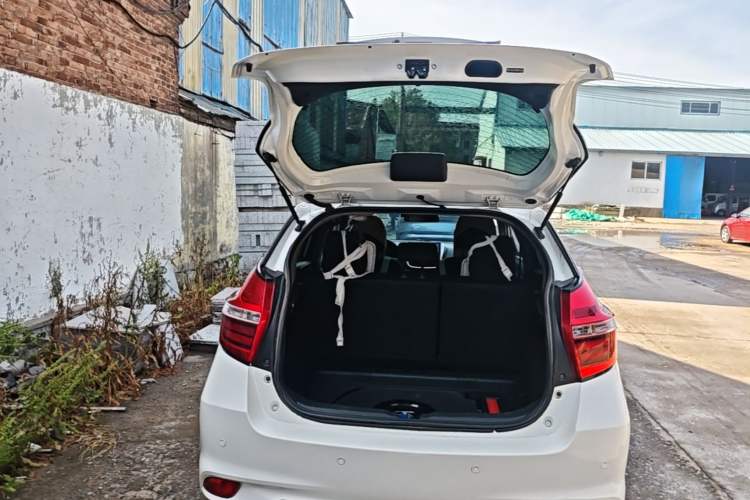 Used Toyota YARiS L Zhi Xuan 2016 Revised 1.5E CVT Charming Edition Trunk