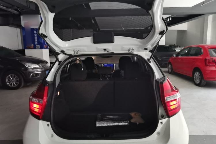 Used Toyota YARiS L Zhi Xuan 2016 Revised 1.5E CVT Charming Edition Trunk