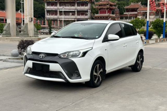 Toyota YARiS L Zhi Xuan 2016 Revised 1.5E CVT Charming Edition с пробегом