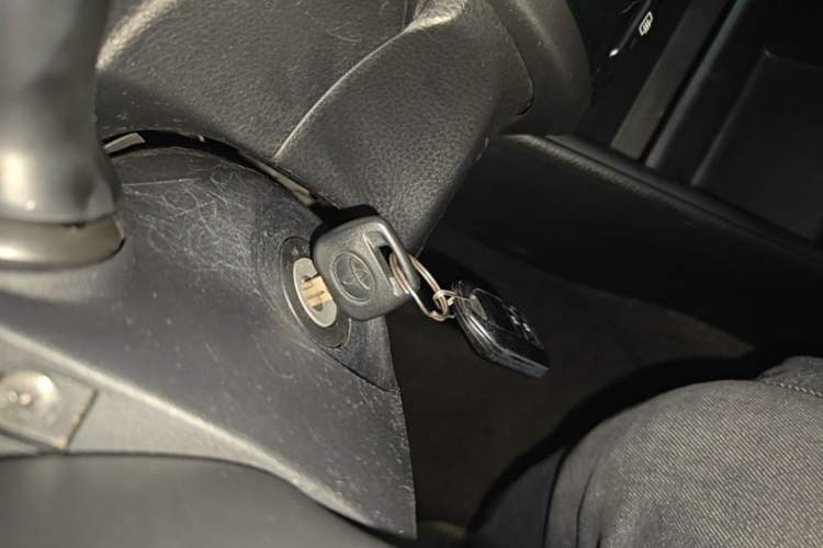 Used Toyota YARiS L Zhi Xuan 2016 Revised 1.5E CVT Charming Edition Vehicle Key