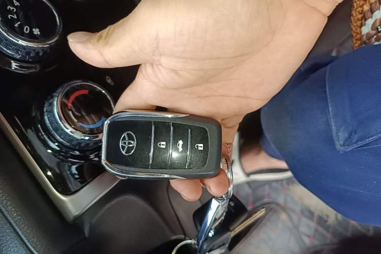 Used Toyota YARiS L Zhi Xuan 2016 Revised 1.5E CVT Charming Edition Vehicle Key