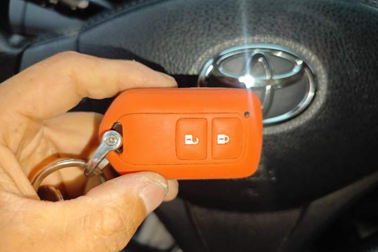 Used Toyota YARiS L Zhi Xuan 2016 Revised 1.5E CVT Charming Edition Vehicle Key