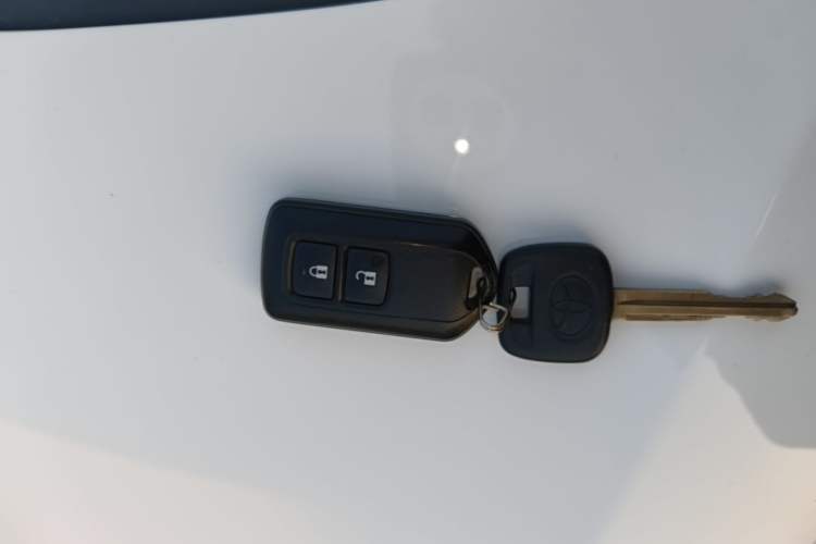 Used Toyota YARiS L Zhi Xuan 2016 Revised 1.5E CVT Charming Edition Vehicle Key