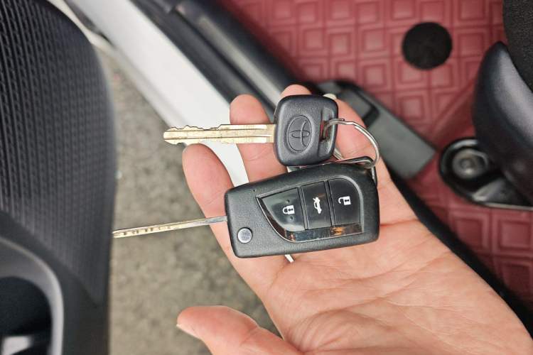 Used Toyota YARiS L Zhi Xuan 2016 Revised 1.5E CVT Charming Edition Vehicle Key