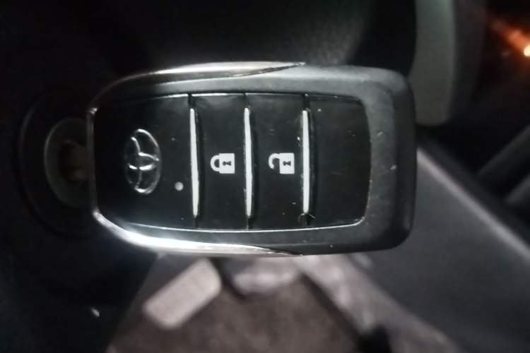 Used Toyota YARiS L Zhi Xuan 2016 Revised 1.5E CVT Charming Edition Vehicle Key