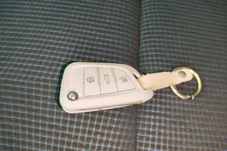 Used Toyota YARiS L Zhi Xuan 2016 Revised 1.5E CVT Charming Edition Vehicle Key