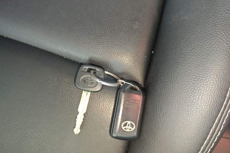 Used Toyota YARiS L Zhi Xuan 2016 Revised 1.5E CVT Charming Edition Vehicle Key