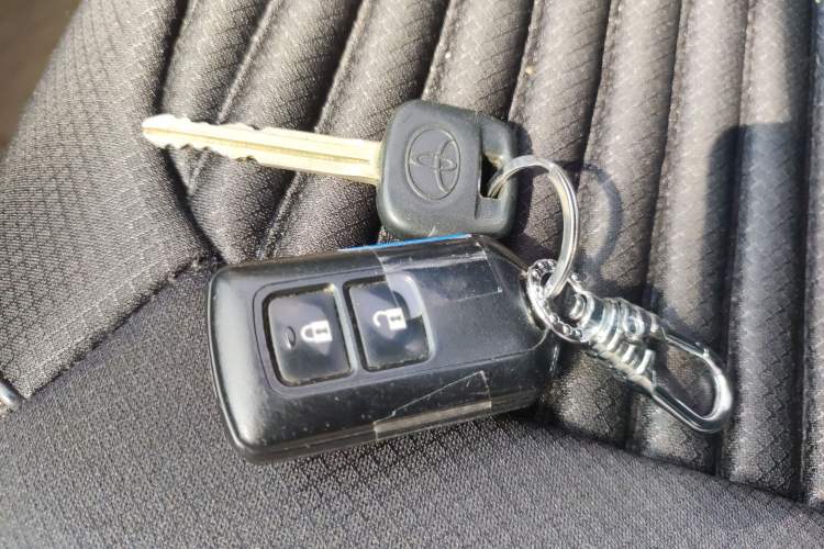 Used Toyota YARiS L Zhi Xuan 2016 Revised 1.5E CVT Charming Edition Vehicle Key
