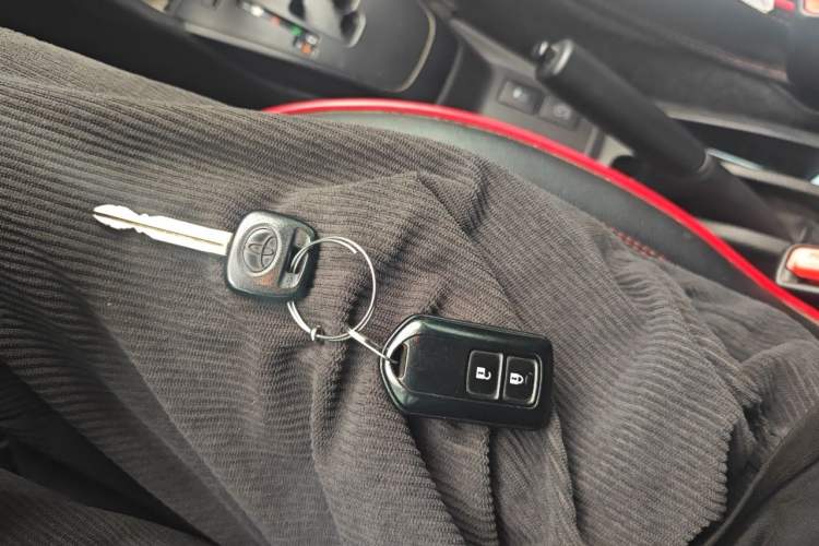 Used Toyota YARiS L Zhi Xuan 2016 Revised 1.5E CVT Charming Edition Vehicle Key
