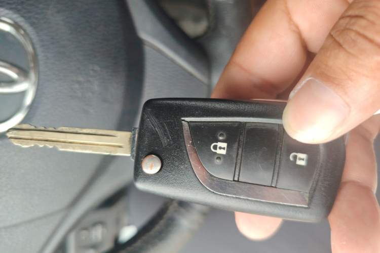Used Toyota YARiS L Zhi Xuan 2016 Revised 1.5G CVT Xuan Dong Edition Vehicle Key