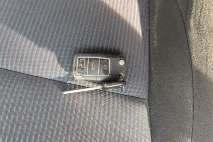 Used Toyota YARiS L Zhi Xuan 2016 Revised 1.5E CVT Charming Edition Vehicle Key