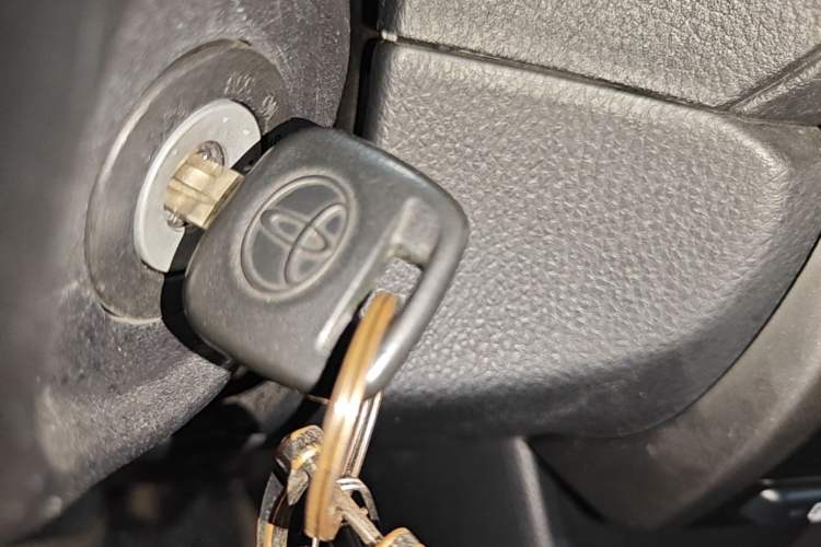 Used Toyota YARiS L Zhi Xuan 2016 Revised 1.5E CVT Charming Edition Vehicle Key