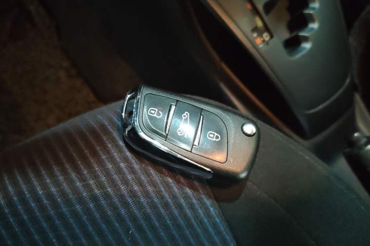 Used Toyota YARiS L Zhi Xuan 2016 Revised 1.5E CVT Charming Edition Vehicle Key
