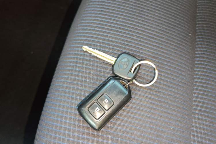 Used Toyota YARiS L Zhi Xuan 2016 Revised 1.3E Manual – Charming Edition Vehicle Key