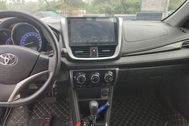 Used Toyota YARiS L Zhi Xuan 2016 Revised Version 1.5G CVT with Dynamic Sunroof Audio And AC Panel
