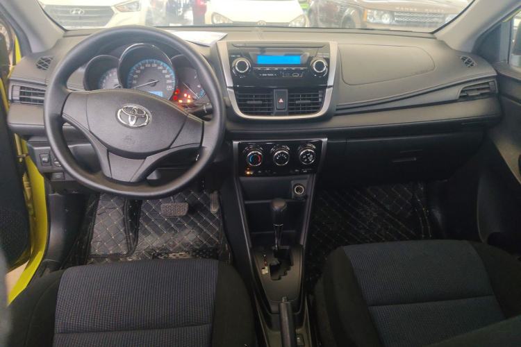 Used Toyota YARiS L Zhi Xuan 2016 Revised 1.5E CVT Charming Edition Center Console