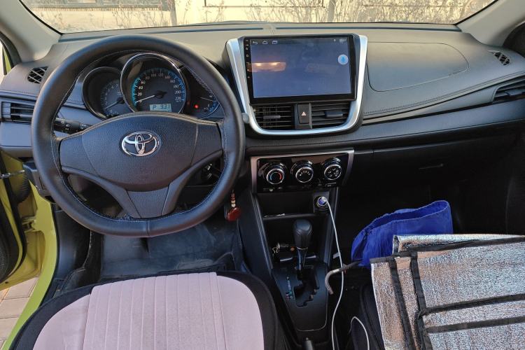 Used Toyota YARiS L Zhi Xuan 2016 Revised 1.5E CVT Charming Edition Center Console