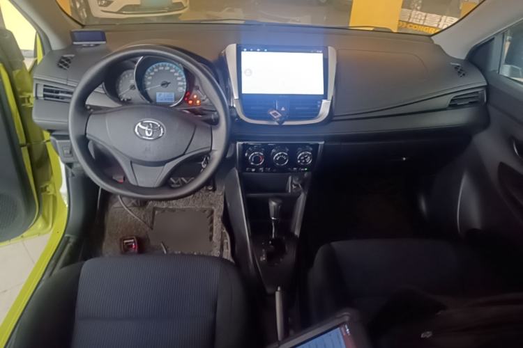Used Toyota YARiS L Zhi Xuan 2016 Revised 1.5E CVT Charming Edition Center Console