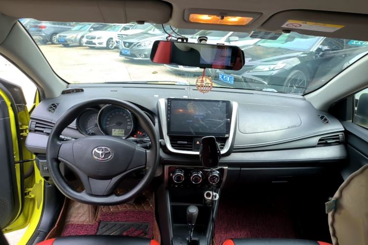 Used Toyota YARiS L Zhi Xuan 2016 Revised 1.5E CVT Charming Edition Center Console