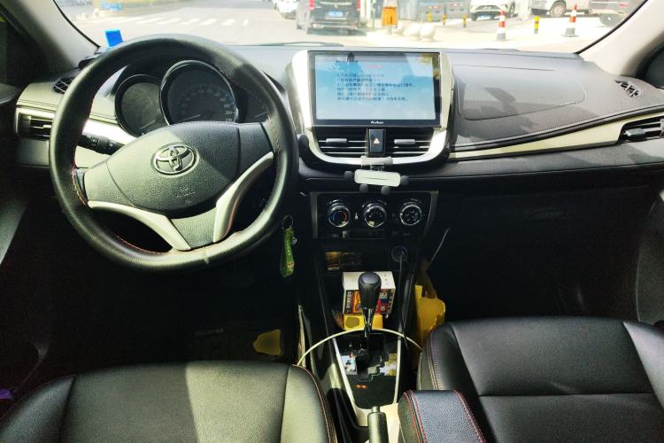 Used Toyota YARiS L Zhi Xuan 2016 Revised 1.5E CVT Charming Edition Center Console
