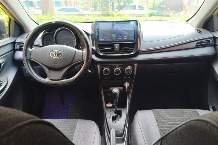 Used Toyota YARiS L Zhi Xuan 2016 Revised 1.5E CVT Charming Edition Center Console