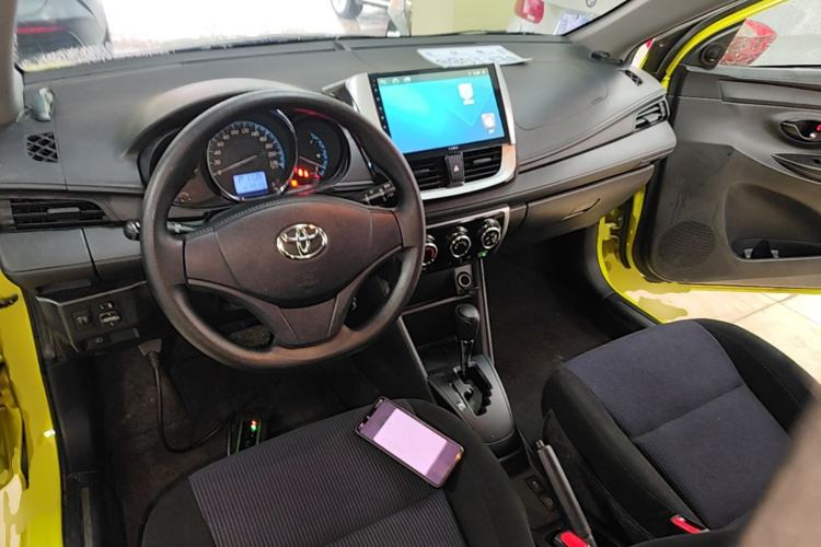 Used Toyota YARiS L Zhi Xuan 2016 Revised 1.5E CVT Charming Edition Center Console