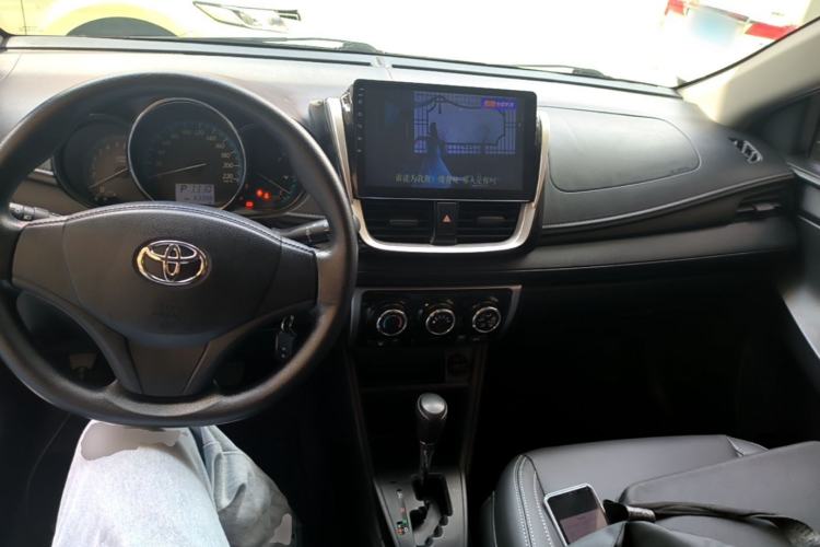 Used Toyota YARiS L Zhi Xuan 2016 Revised 1.5E CVT Charming Edition Center Console