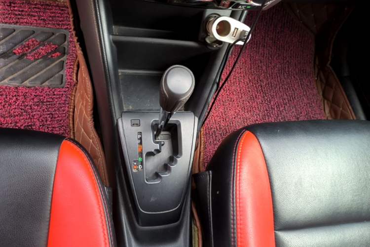 Used Toyota YARiS L Zhi Xuan 2016 Revised 1.5E CVT Charming Edition Gear Lever