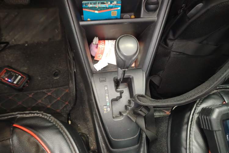 Used Toyota YARiS L Zhi Xuan 2016 Revised 1.5E CVT Charming Edition Gear Lever