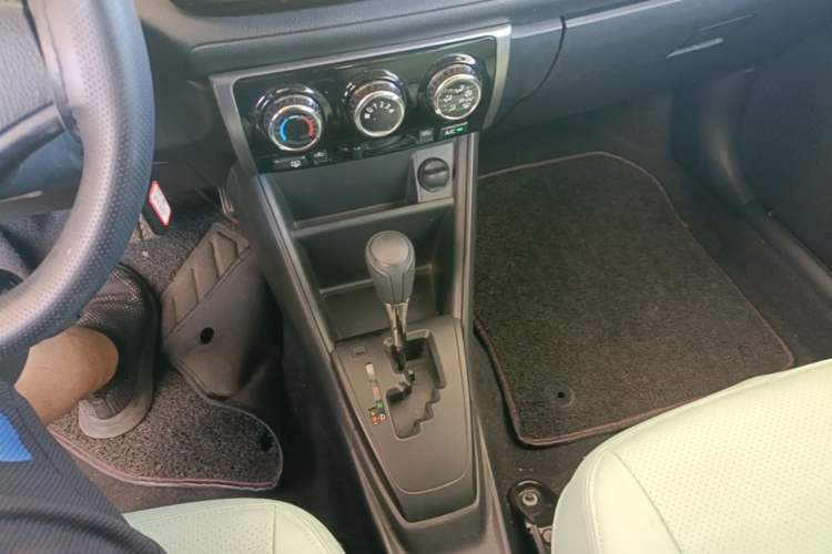 Used Toyota YARiS L Zhi Xuan 2016 Revised 1.5E CVT Charming Edition Gear Lever