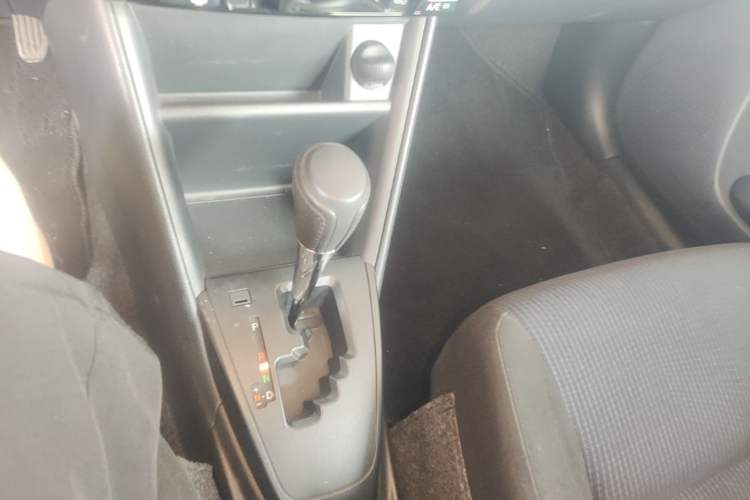 Used Toyota YARiS L Zhi Xuan 2016 Revised 1.5E CVT Charming Edition Gear Lever