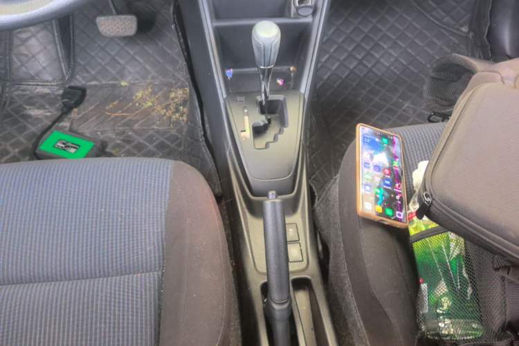 Used Toyota YARiS L Zhi Xuan 2016 Revised 1.5E CVT Charming Edition Gear Lever