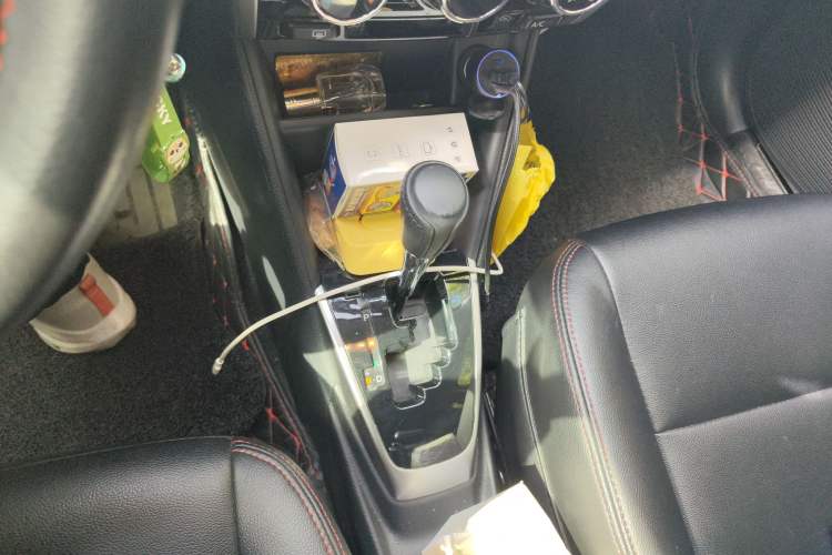 Used Toyota YARiS L Zhi Xuan 2016 Revised 1.5E CVT Charming Edition Gear Lever