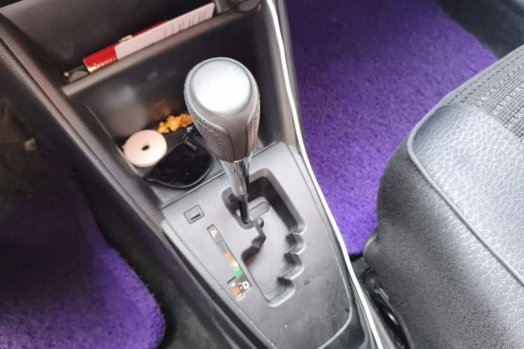 Used Toyota YARiS L Zhi Xuan 2016 Revised 1.5E CVT Charming Edition Gear Lever