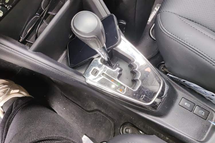 Used Toyota YARiS L Zhi Xuan 2016 Revised 1.5E CVT Charming Edition Gear Lever