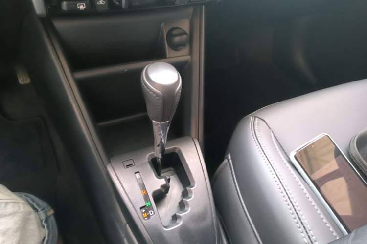 Used Toyota YARiS L Zhi Xuan 2016 Revised 1.5E CVT Charming Edition Gear Lever