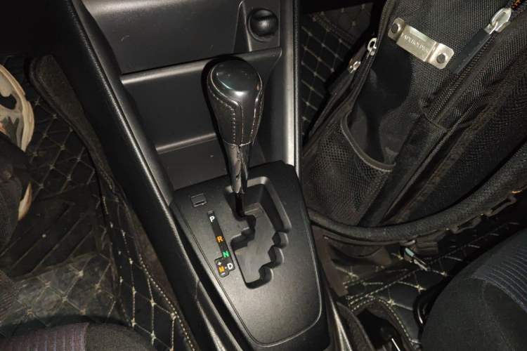 Used Toyota YARiS L Zhi Xuan 2016 Revised 1.5E CVT Charming Edition Gear Lever