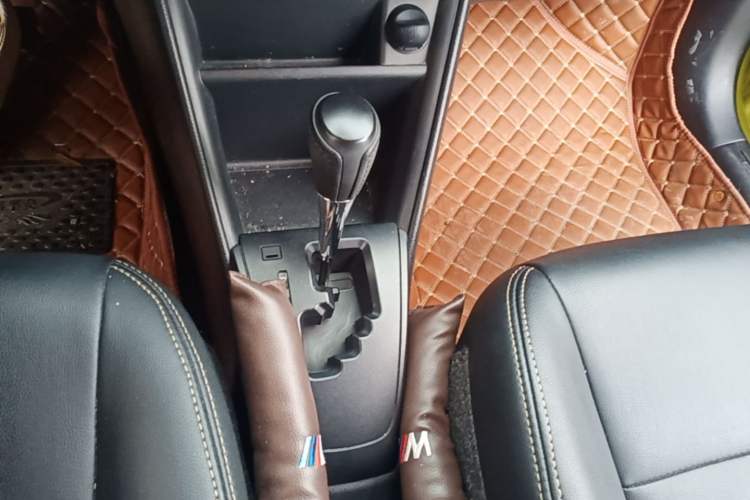 Used Toyota YARiS L Zhi Xuan 2016 Revised 1.5E CVT Charming Edition Gear Lever