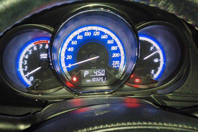 Used Toyota YARiS L Zhi Xuan 2016 Revised Version 1.5G CVT with Dynamic Sunroof Instrument Cluster