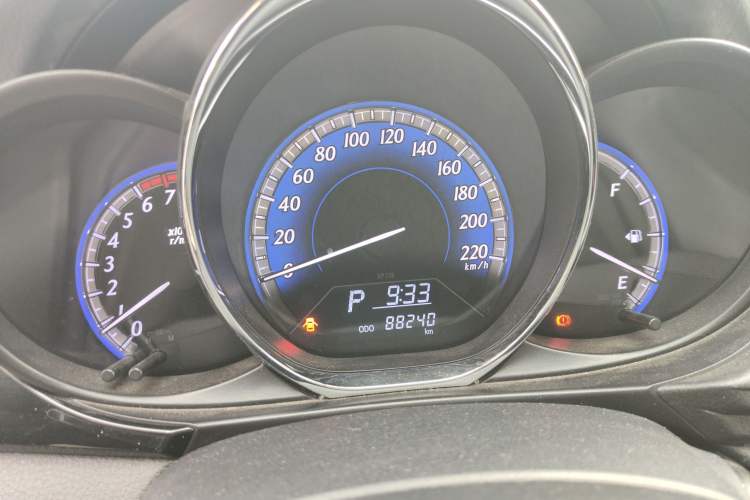 Used Toyota YARiS L Zhi Xuan 2016 Revised Version 1.5G CVT with Dynamic Sunroof Instrument Cluster