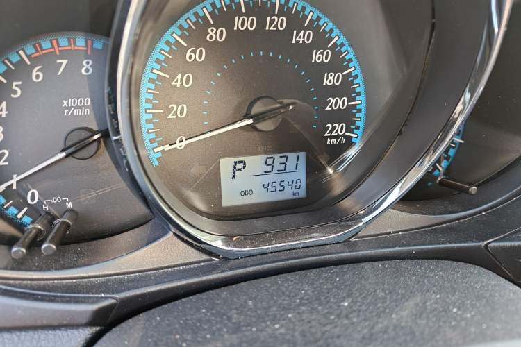 Used Toyota YARiS L Zhi Xuan 2016 Revised 1.5E CVT Charming Edition Odometer Close Up
