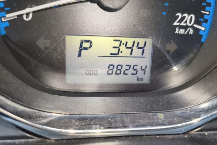 Used Toyota YARiS L Zhi Xuan 2016 Revised 1.5E CVT Charming Edition Odometer Close Up