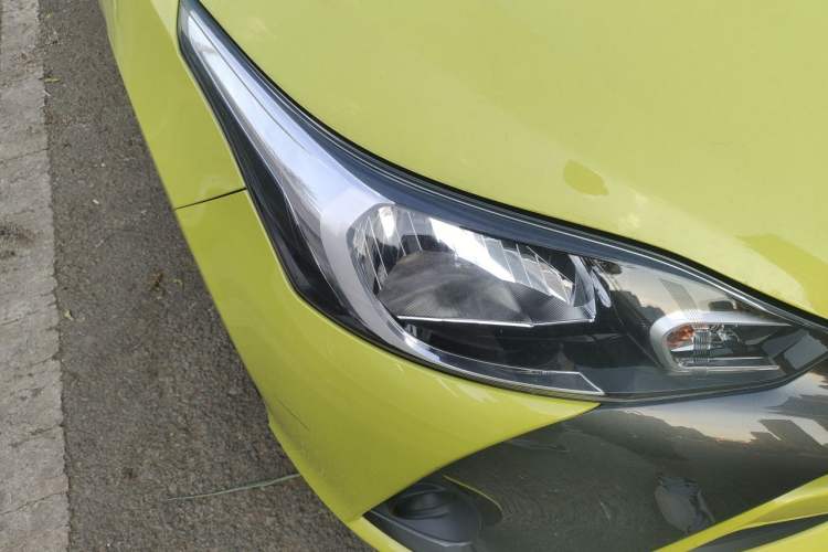 Used Toyota YARiS L Zhi Xuan 2016 Revised 1.5E CVT Charming Edition Right Front Headlight