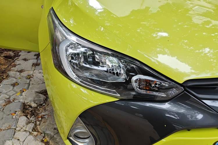 Used Toyota YARiS L Zhi Xuan 2016 Revised 1.5G CVT Xuan Dong Edition Right Front Headlight