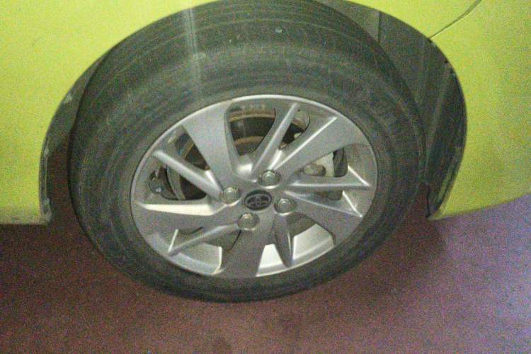Used Toyota YARiS L Zhi Xuan 2016 Revised Version 1.5G CVT with Dynamic Sunroof Right Front Wheel Hub
