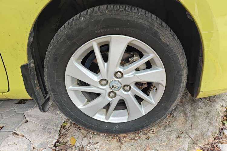 Used Toyota YARiS L Zhi Xuan 2016 Revised 1.5G CVT Xuan Dong Edition Right Front Wheel Hub